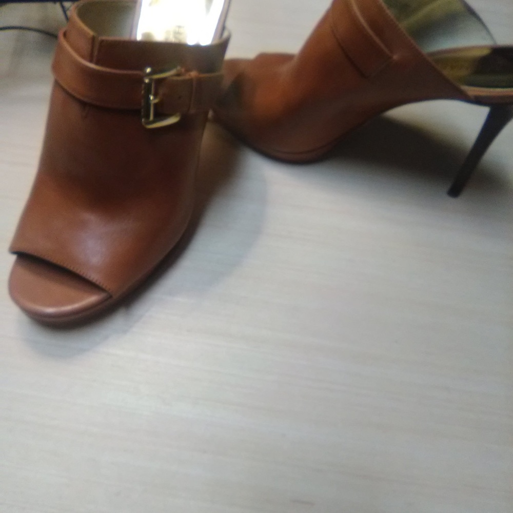Michael Kors Pumps - Picture 2 of 7